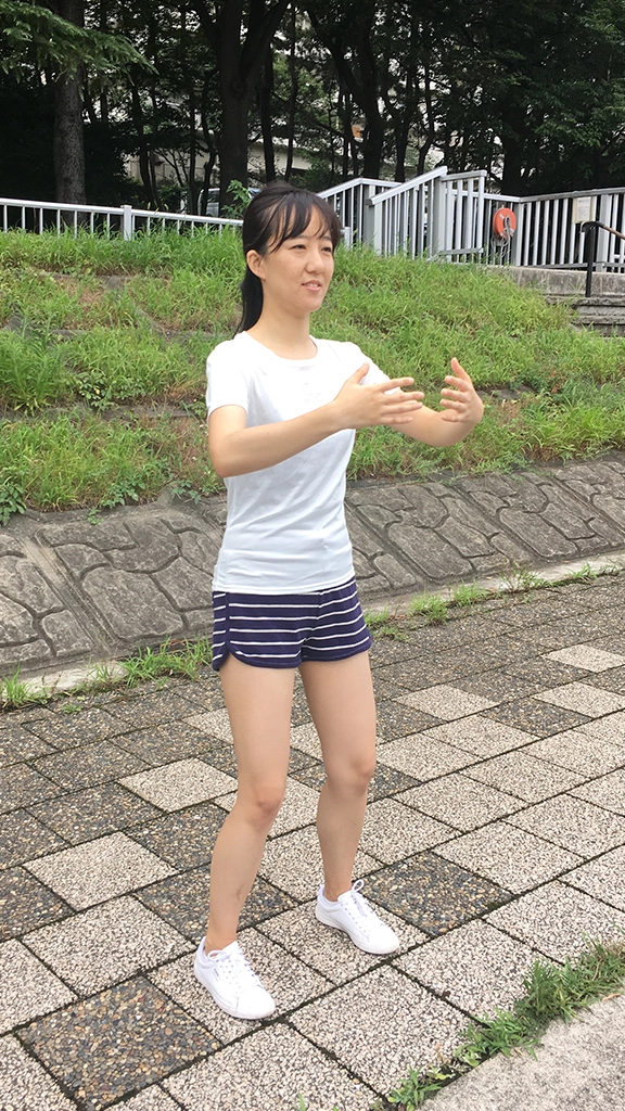 The Four Stages of Zhanzhuang Learning 3 yiquan zhanzhuang female student combat step stance standing practice