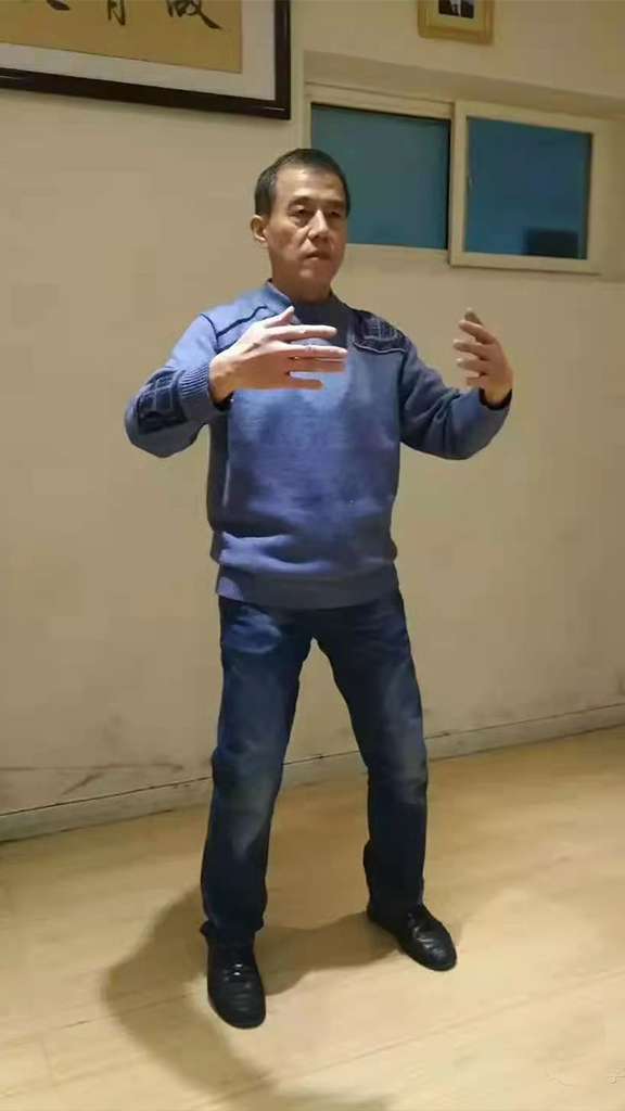 The Four Stages of Zhanzhuang Learning 8 yiquan zhanzhuang senior student cheng bao stance standing practice